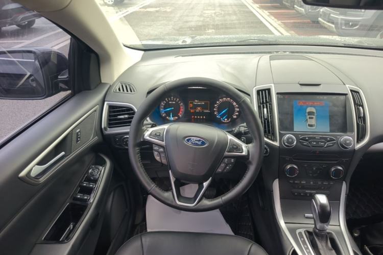 Used Ford Edge 2016 EcoBoost 245 Two-Wheel-Drive Platinum Edition 7-Seater Steering Wheel