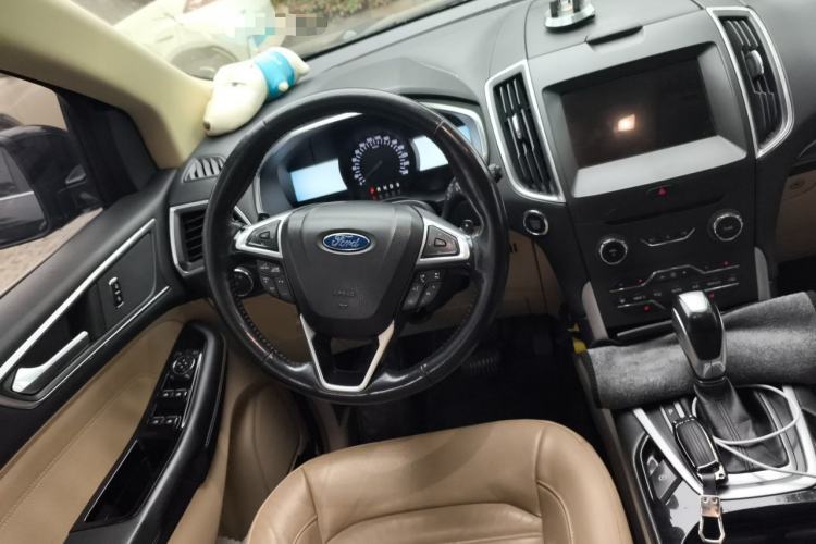 Used Ford Edge 2016 EcoBoost 245 Two-Wheel-Drive Titanium 7-Seater Steering Wheel