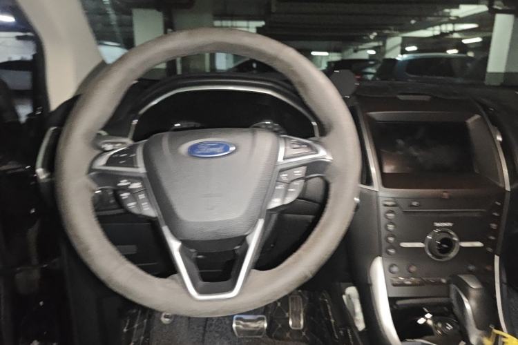 Used Ford Edge 2016 EcoBoost 245 Four-Wheel Drive Titanium 7-Seater Steering Wheel