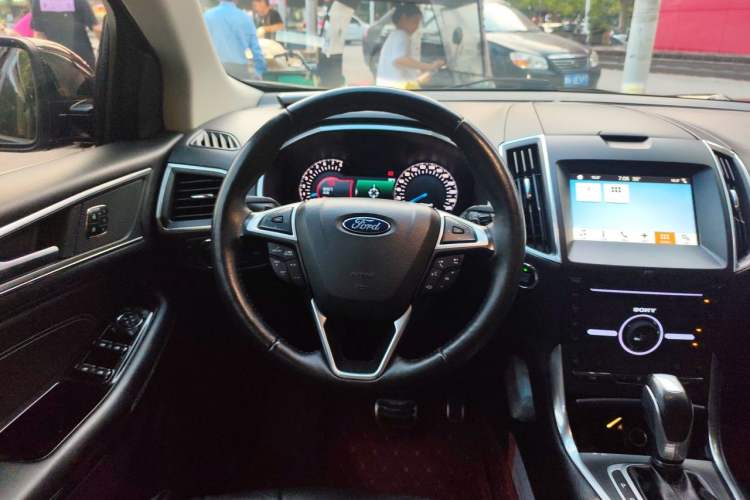 Used Ford Edge 2016 EcoBoost 245 Four-Wheel Drive Titanium 7-Seater Steering Wheel