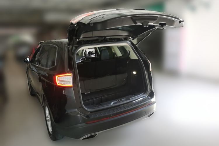 Used Ford Edge 2016 EcoBoost 245 Two-Wheel-Drive Platinum Edition 7-Seater Trunk
