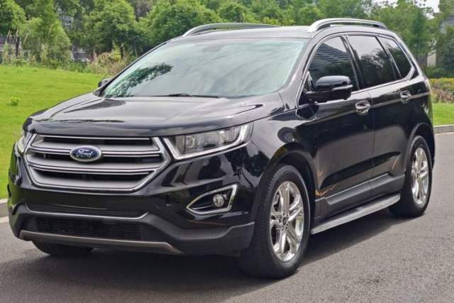 Używany Ford Edge 2016 EcoBoost 245 Two-Wheel-Drive Titanium 7-Seater