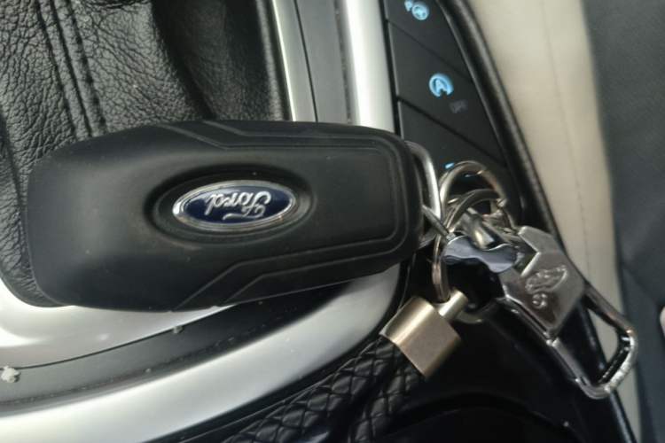 Used Ford Edge 2016 EcoBoost 245 Four-Wheel Drive Titanium 7-Seater Vehicle Key