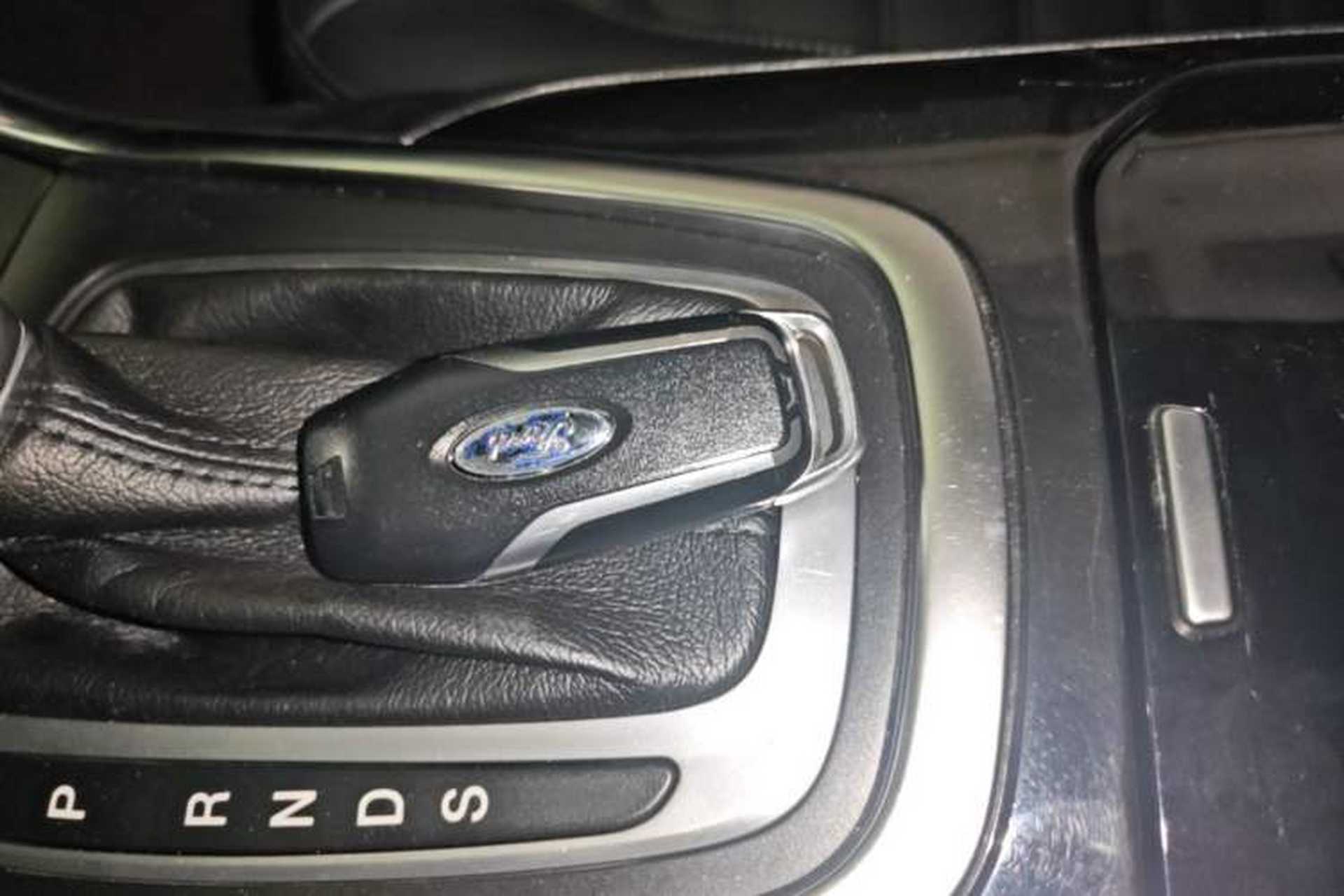 Used Ford Edge 2016 EcoBoost 245 Two-Wheel-Drive Titanium 7-Seater Vehicle Key