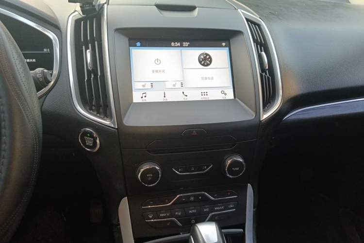 Used Ford Edge 2016 EcoBoost 245 Two-Wheel-Drive Titanium 7-Seater Audio And AC Panel