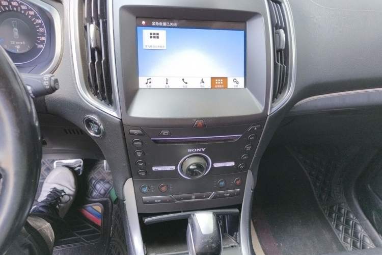Used Ford Edge 2016 EcoBoost 245 Four-Wheel Drive Titanium 7-Seater Audio And AC Panel