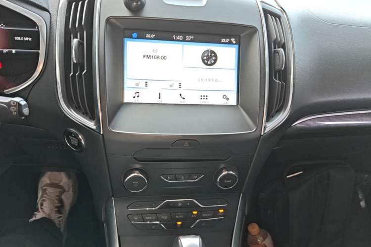 Used Ford Edge 2016 EcoBoost 245 Two-Wheel-Drive Titanium 7-Seater Audio And AC Panel