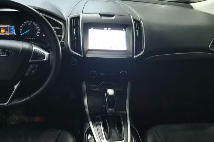 Used Ford Edge 2016 EcoBoost 245 Four-Wheel Drive Titanium Edition 7-Seater Audio And AC Panel