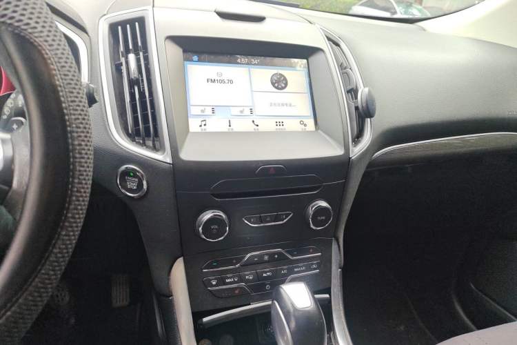 Used Ford Edge 2016 EcoBoost 245 Two-Wheel-Drive Titanium 7-Seater Audio And AC Panel