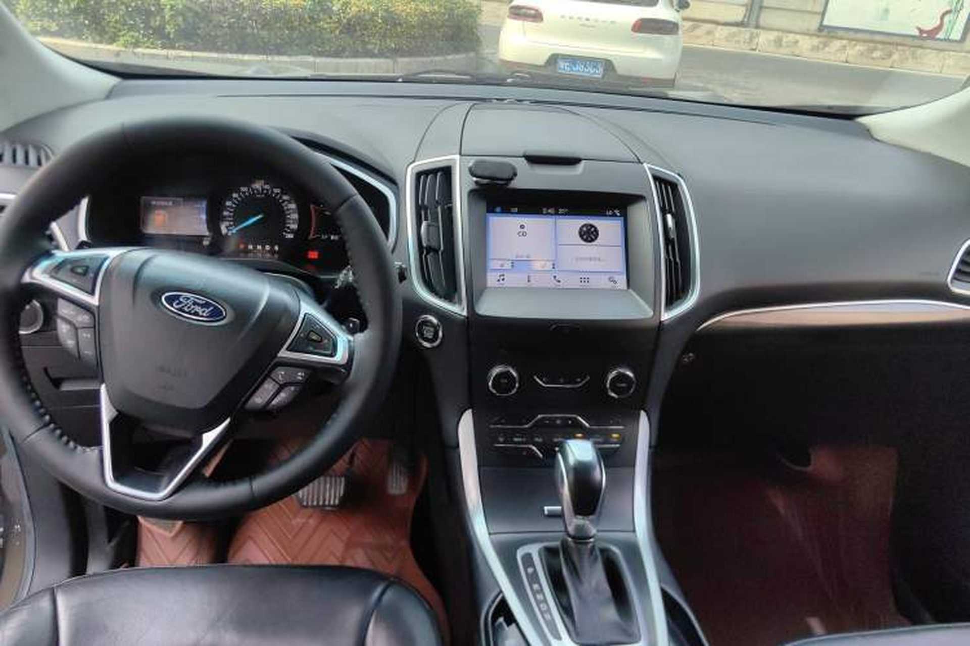 Used Ford Edge 2016 EcoBoost 245 Two-Wheel-Drive Titanium 7-Seater Audio And AC Panel