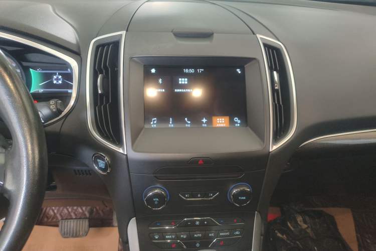 Used Ford Edge 2016 EcoBoost 245 Four-Wheel Drive Titanium Edition 7-Seater Audio And AC Panel