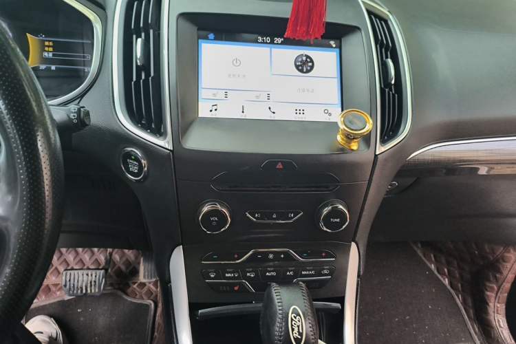 Used Ford Edge 2016 EcoBoost 245 Four-Wheel Drive Titanium Edition 7-Seater Audio And AC Panel