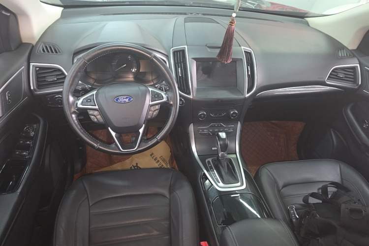 Used Ford Edge 2016 EcoBoost 245 Four-Wheel Drive Titanium Edition 7-Seater Center Console