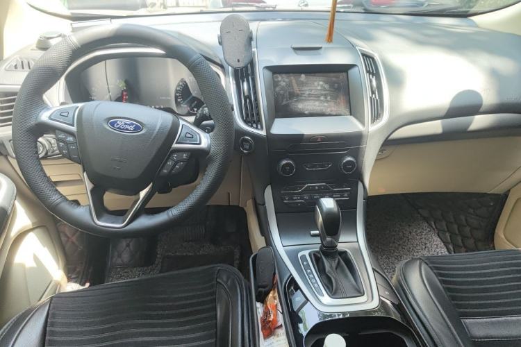 Used Ford Edge 2016 EcoBoost 245 Two-Wheel-Drive Titanium 5-Seater Center Console