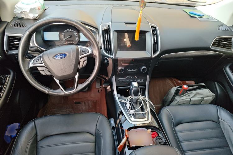 Used Ford Edge 2016 EcoBoost 245 Four-Wheel Drive Titanium Edition 7-Seater Center Console