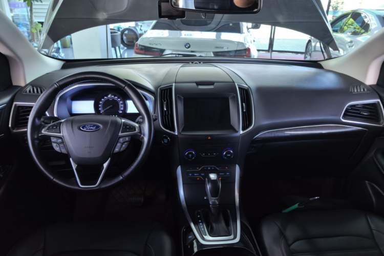 Used Ford Edge 2016 EcoBoost 245 Four-Wheel Drive Titanium Edition 7-Seater Center Console
