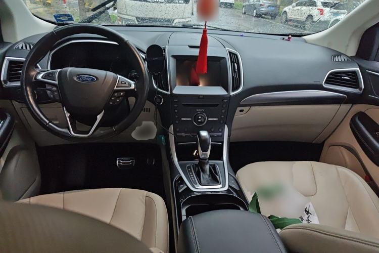 Used Ford Edge 2016 EcoBoost 245 Four-Wheel Drive Titanium 7-Seater Center Console