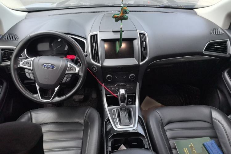 Used Ford Edge 2016 EcoBoost 245 Four-Wheel Drive Titanium Edition 7-Seater Center Console