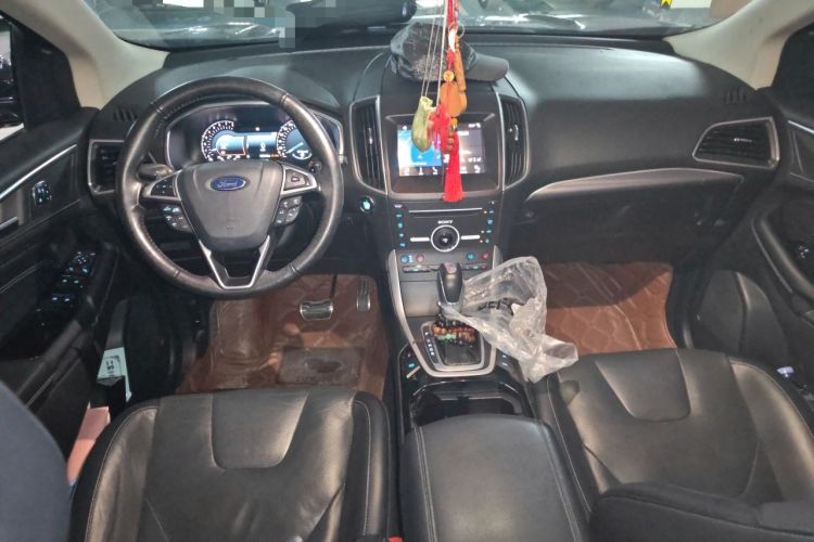Used Ford Edge 2016 EcoBoost 245 Four-Wheel Drive Titanium 7-Seater Center Console