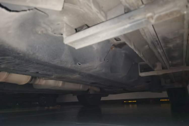 Used Ford Edge 2016 EcoBoost 245 Two-Wheel-Drive Titanium 7-Seater Chassis Front Left