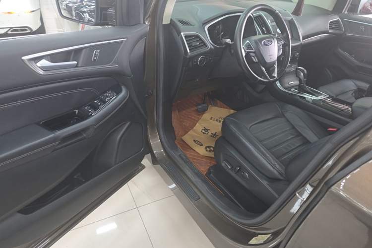 Used Ford Edge 2016 EcoBoost 245 Four-Wheel Drive Titanium Edition 7-Seater Driver Seat