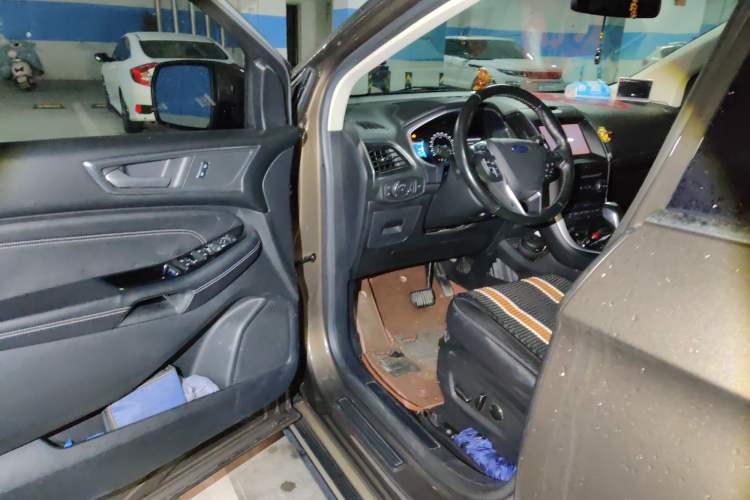 Used Ford Edge 2016 EcoBoost 245 Two-Wheel-Drive Titanium 7-Seater Driver Seat