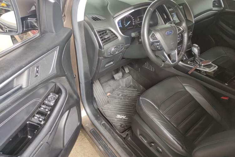 Used Ford Edge 2016 EcoBoost 245 Four-Wheel Drive Titanium Edition 7-Seater Driver Seat
