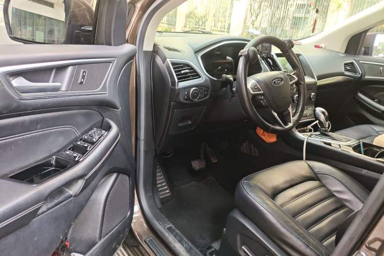 Used Ford Edge 2016 EcoBoost 245 Two-Wheel-Drive Titanium 7-Seater Driver Seat
