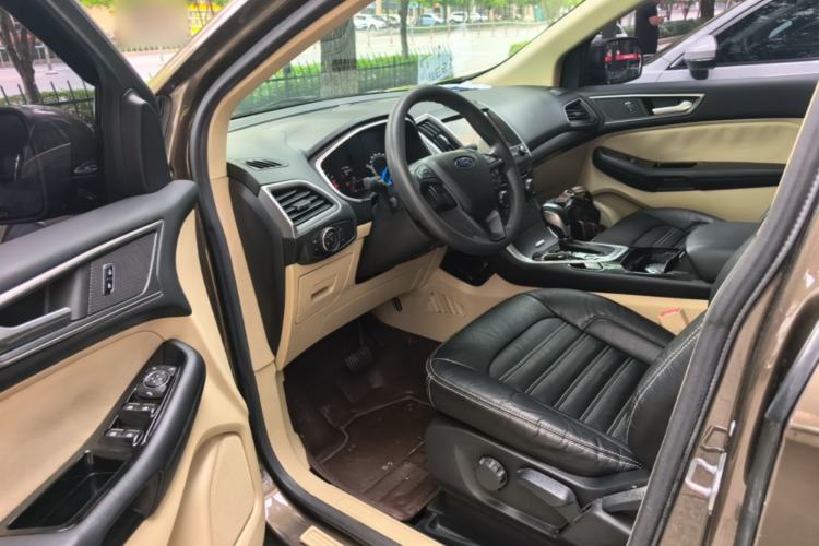 Used Ford Edge 2016 EcoBoost 245 Two-Wheel-Drive Titanium 5-Seater Driver Seat