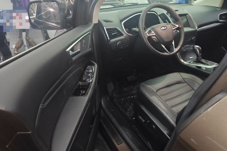 Used Ford Edge 2016 EcoBoost 245 Two-Wheel-Drive Titanium 7-Seater Driver Seat