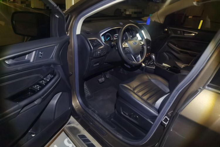 Used Ford Edge 2016 EcoBoost 245 Two-Wheel-Drive Titanium 7-Seater Driver Seat