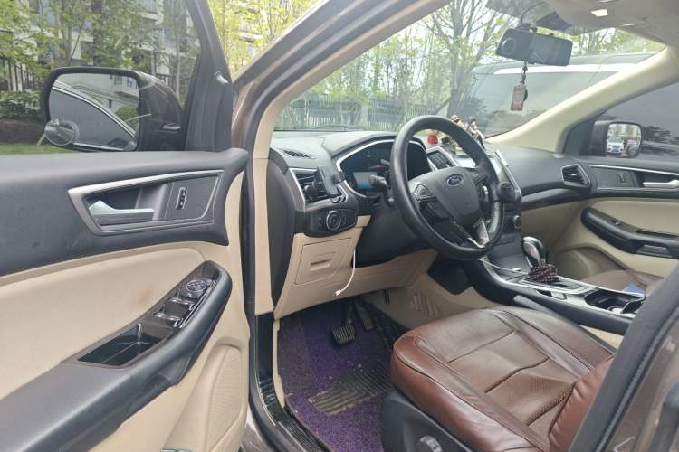 Used Ford Edge 2016 EcoBoost 245 Two-Wheel-Drive Titanium 5-Seater Driver Seat