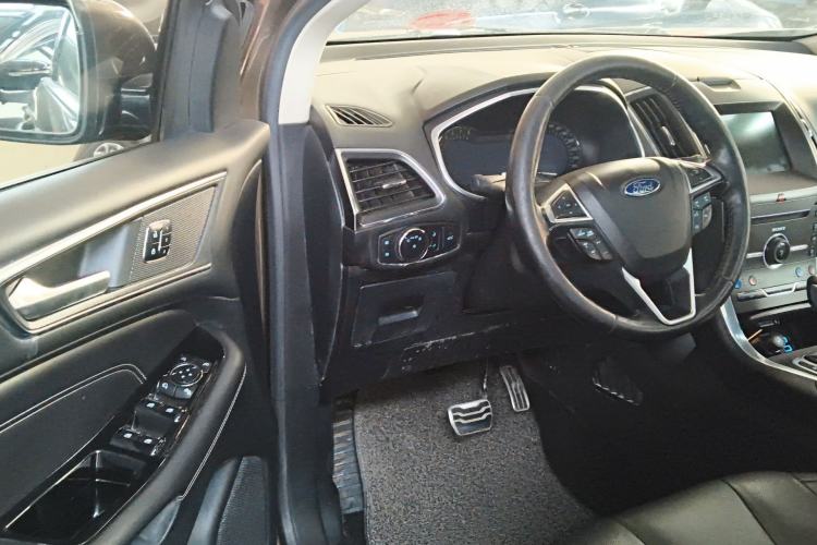 Used Ford Edge 2016 EcoBoost 245 Four-Wheel Drive Titanium 7-Seater Driver Seat