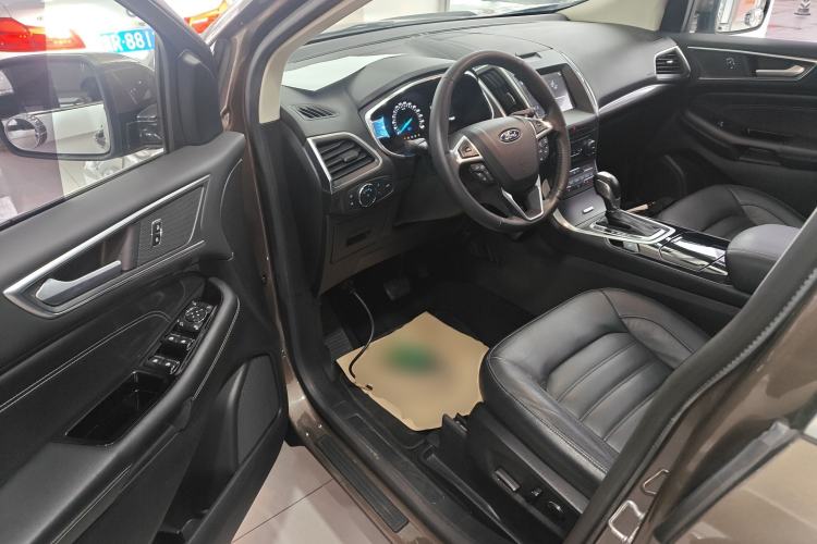 Used Ford Edge 2016 EcoBoost 245 Two-Wheel-Drive Titanium 7-Seater Driver Seat