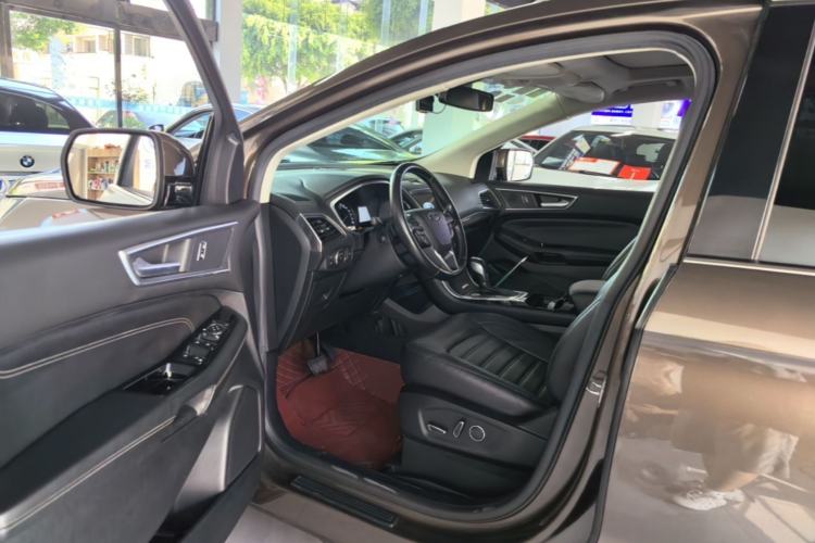 Used Ford Edge 2016 EcoBoost 245 Four-Wheel Drive Titanium Edition 7-Seater Driver Seat