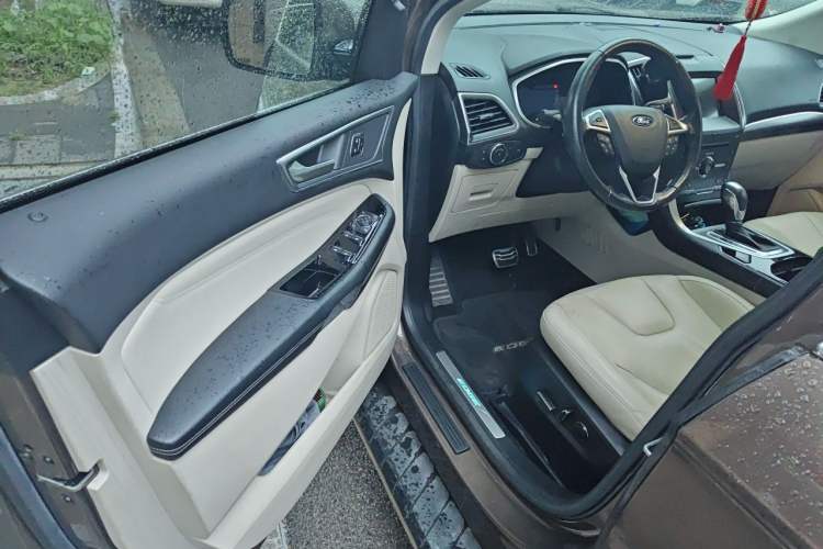 Used Ford Edge 2016 EcoBoost 245 Four-Wheel Drive Titanium 7-Seater Driver Seat