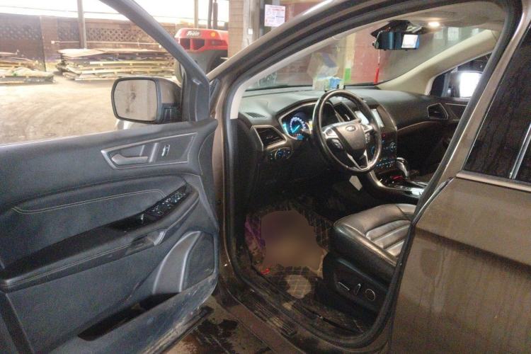 Used Ford Edge 2016 EcoBoost 245 Two-Wheel-Drive Titanium 7-Seater Driver Seat
