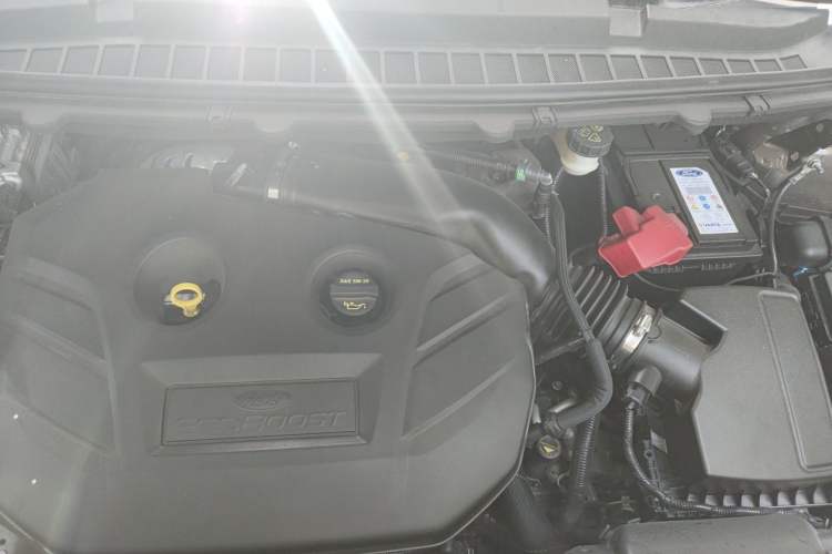 Used Ford Edge 2016 EcoBoost 245 Two-Wheel-Drive Titanium 5-Seater Engine Bay