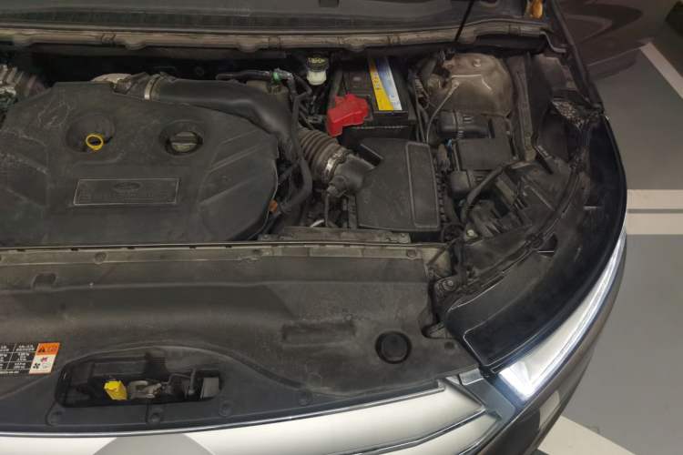 Used Ford Edge 2016 EcoBoost 245 Two-Wheel-Drive Titanium 7-Seater Engine Bay Left