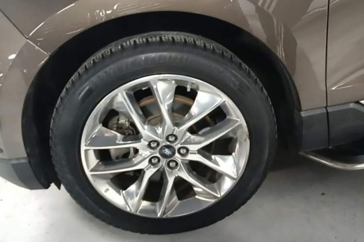 Used Ford Edge 2016 EcoBoost 245 Four-Wheel Drive Titanium 7-Seater Exterior 4