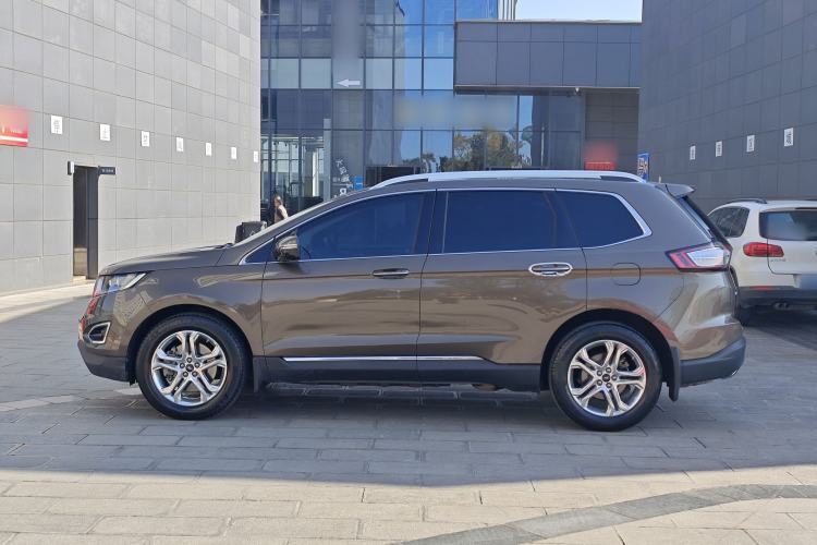 Used Ford Edge 2016 EcoBoost 245 Two-Wheel-Drive Titanium 7-Seater Exterior 4