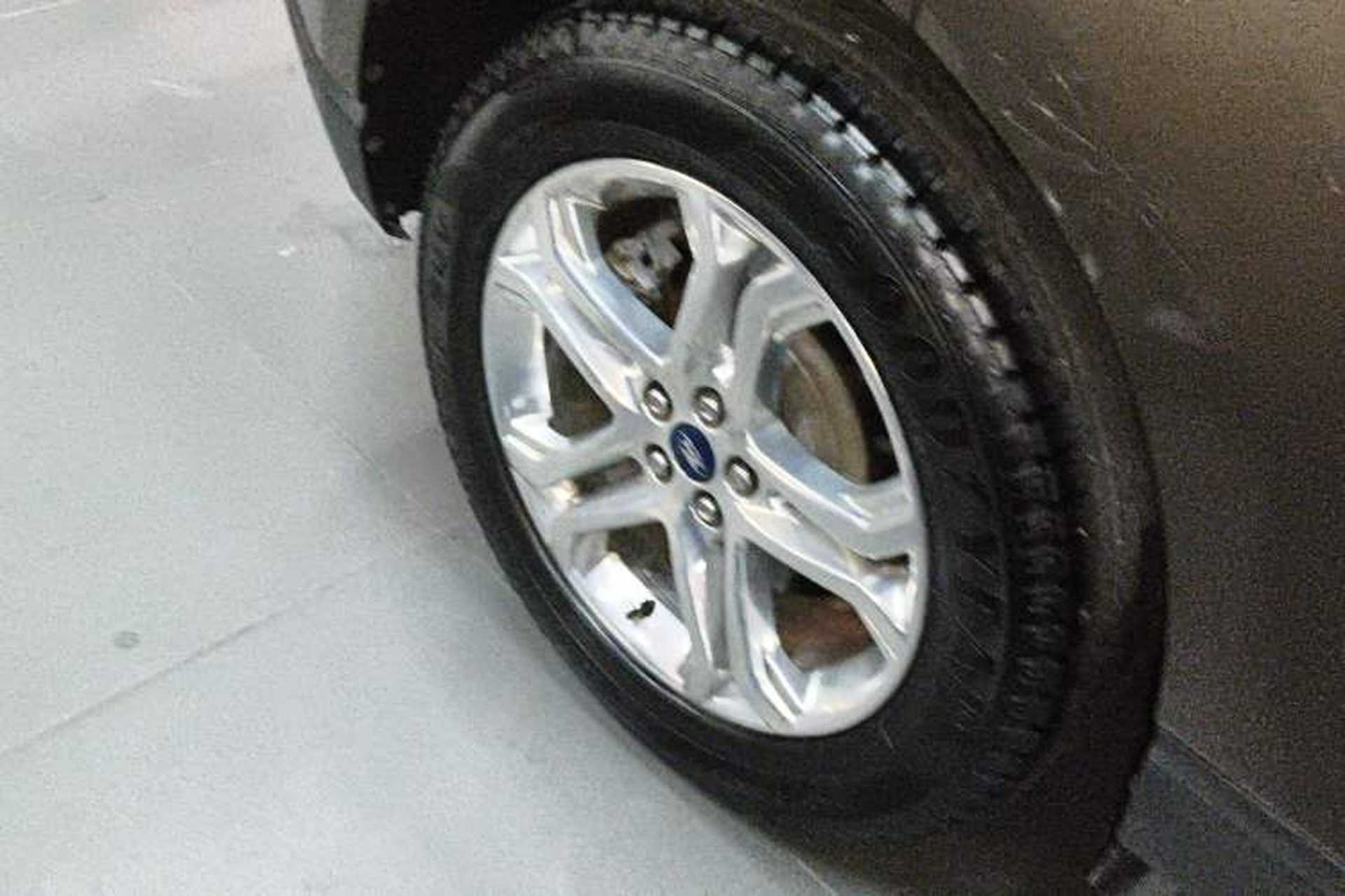 Used Ford Edge 2016 EcoBoost 245 Four-Wheel Drive Titanium Edition 7-Seater Exterior 5
