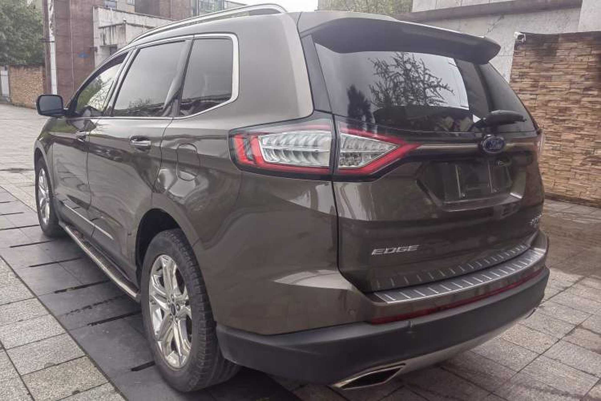 Used Ford Edge 2016 EcoBoost 245 Four-Wheel Drive Titanium Edition 7-Seater Exterior 6