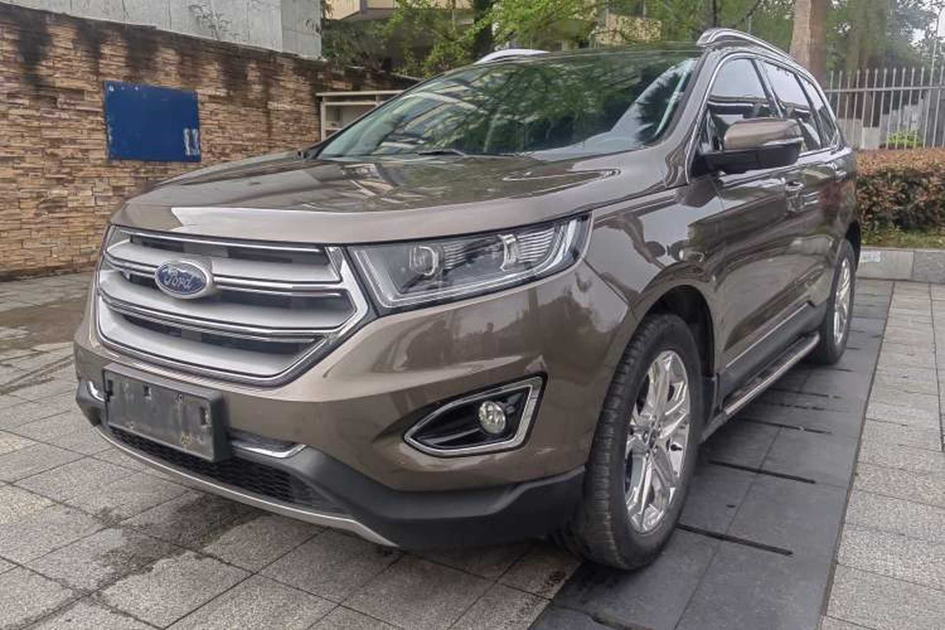 Used Ford Edge 2016 EcoBoost 245 Four-Wheel Drive Titanium Edition 7-Seater Front Left 45 Deg