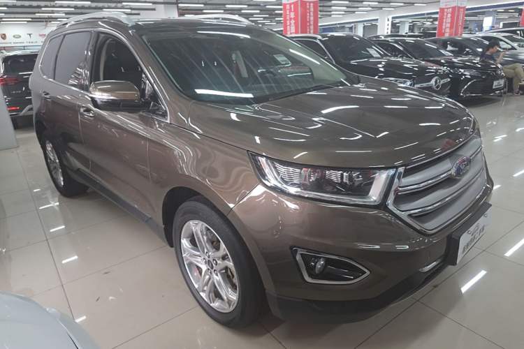 Used Ford Edge 2016 EcoBoost 245 Four-Wheel Drive Titanium Edition 7-Seater Front Right 45 Deg