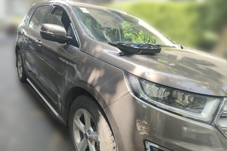 Used Ford Edge 2016 EcoBoost 245 Two-Wheel-Drive Titanium 5-Seater Front Right 45 Deg