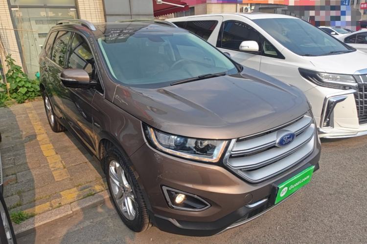 Used Ford Edge 2016 EcoBoost 245 Two-Wheel-Drive Titanium 7-Seater Front Right 45 Deg