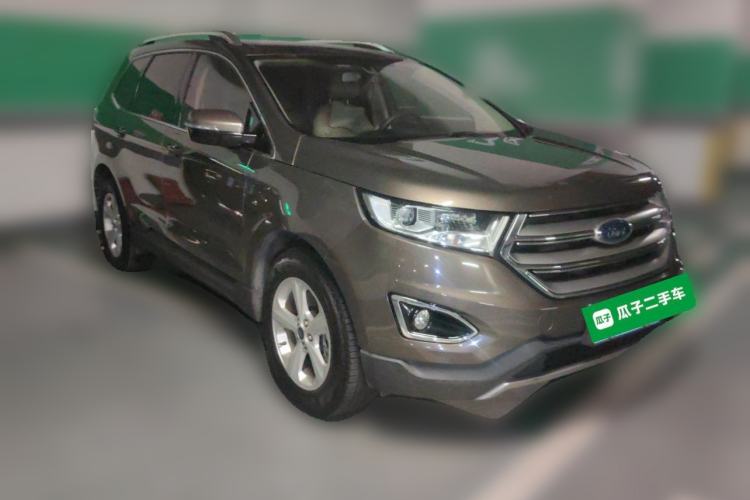 Used Ford Edge 2016 EcoBoost 245 Two-Wheel-Drive Titanium 5-Seater Front Right 45 Deg