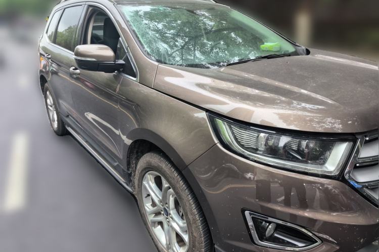 Used Ford Edge 2016 EcoBoost 245 Two-Wheel-Drive Titanium 7-Seater Front Right 45 Deg