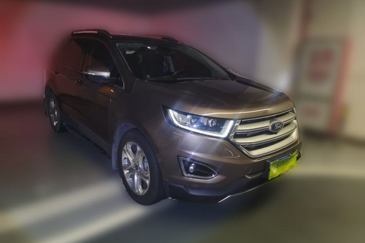 Used Ford Edge 2016 EcoBoost 245 Two-Wheel-Drive Titanium 7-Seater Front Right 45 Deg